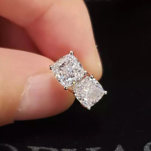 1ct Cushion Cut Solitaire Studs - Picture 5 of 17